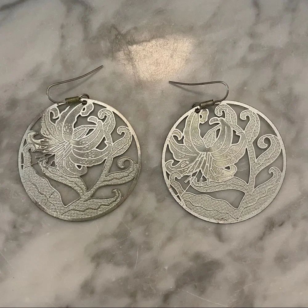 Vintage Silver Lily Floral Earrings